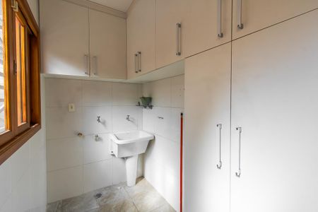 Casa à venda com 160m², 3 quartos e 4 vagas Casa à venda com 160m², 3 quartos e 4 vagasÁrea de Serviço