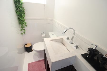 Casa à venda com 145m², 4 quartos e 3 vagasLavabo