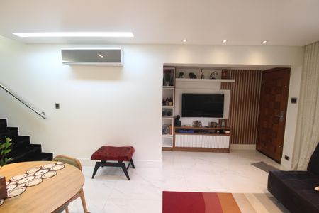 Casa à venda com 145m², 4 quartos e 3 vagasSala