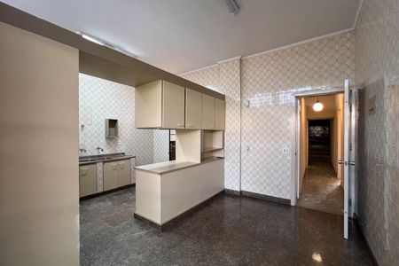 Casa à venda com 280m², 3 quartos e 7 vagasCopa e cozinha