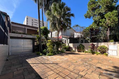 Casa à venda com 280m², 3 quartos e 7 vagasEntrada e garagem