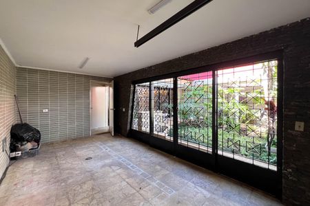 Casa à venda com 280m², 3 quartos e 7 vagasEntrada e garagem