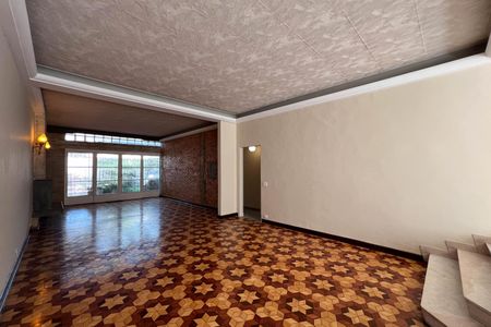 Casa à venda com 280m², 3 quartos e 7 vagasSala