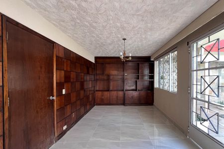 Casa à venda com 280m², 3 quartos e 7 vagasSala