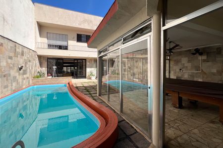 Casa à venda com 280m², 3 quartos e 7 vagasQuintal e piscina