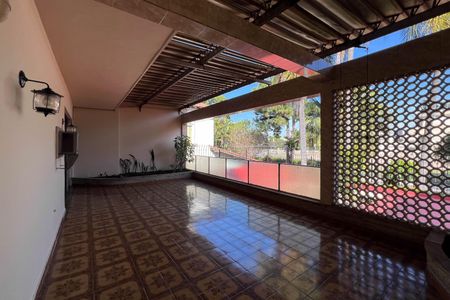 Casa à venda com 280m², 3 quartos e 7 vagasVaranda do quarto 1