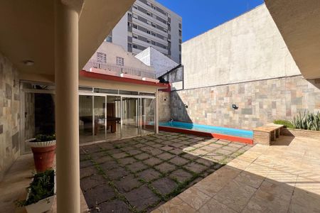 Casa à venda com 280m², 3 quartos e 7 vagasQuintal e piscina