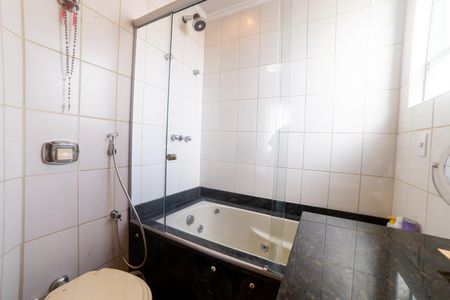 Apartamento para alugar com 56m², 1 quarto e 2 vagas Apartamento para alugar com 56m², 1 quarto e 2 vagasBanheiro da Suíte