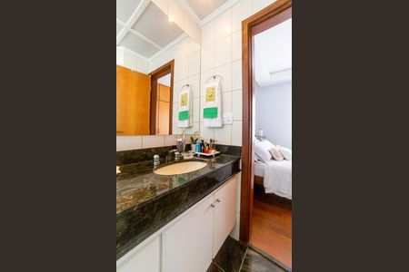 Apartamento para alugar com 56m², 1 quarto e 2 vagas Apartamento para alugar com 56m², 1 quarto e 2 vagasBanheiro da Suíte