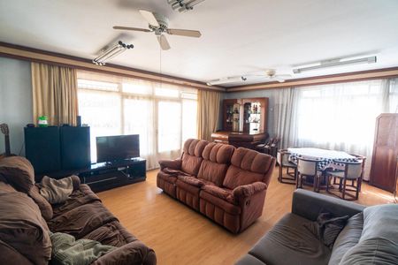 Casa à venda com 448m², 4 quartos e 5 vagas Casa à venda com 448m², 4 quartos e 5 vagasSala