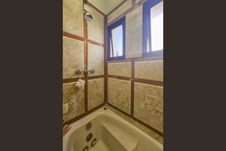 Apartamento para alugar com 170m², 3 quartos e 2 vagas Apartamento para alugar com 170m², 3 quartos e 2 vagasBanheiro da suíte