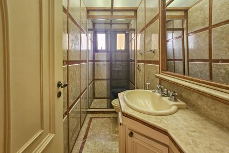 Apartamento para alugar com 170m², 3 quartos e 2 vagas Apartamento para alugar com 170m², 3 quartos e 2 vagasBanheiro 2