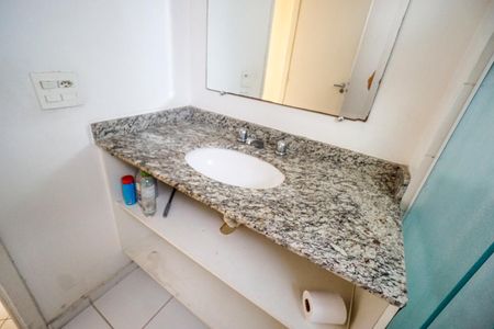 Apartamento à venda com 84m², 3 quartos e 2 vagas Apartamento à venda com 84m², 3 quartos e 2 vagasPia