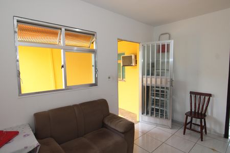 Casa à venda com 40m², 3 quartos e sem vagaSala 2