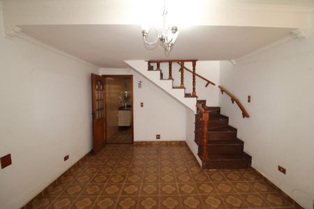 Casa à venda com 112m², 2 quartos e 1 vagaSala