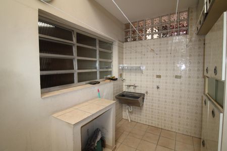 Casa à venda com 112m², 2 quartos e 1 vagaÁrea de Serviço