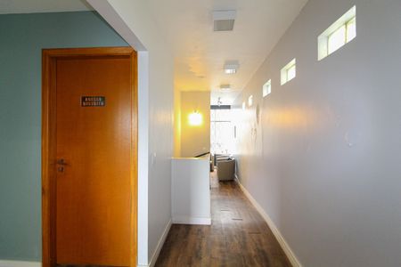 Casa à venda com 500m², 5 quartos e 2 vagas Casa à venda com 500m², 5 quartos e 2 vagasCorredor - Terreo