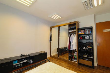 Casa à venda com 500m², 5 quartos e 2 vagas Casa à venda com 500m², 5 quartos e 2 vagasQuarto 3