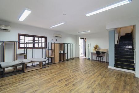 Casa à venda com 500m², 5 quartos e 2 vagas Casa à venda com 500m², 5 quartos e 2 vagasÁrea comum Salão de Festas