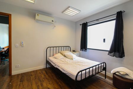 Casa à venda com 500m², 5 quartos e 2 vagas Casa à venda com 500m², 5 quartos e 2 vagasQuarto 3