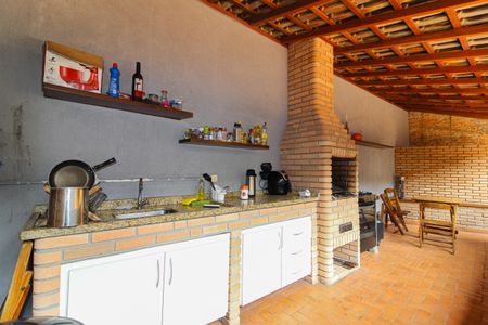 Casa à venda com 500m², 5 quartos e 2 vagas Casa à venda com 500m², 5 quartos e 2 vagasÁrea gourmet