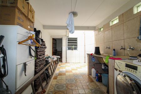 Casa à venda com 500m², 5 quartos e 2 vagas Casa à venda com 500m², 5 quartos e 2 vagasÁrea de Serviço