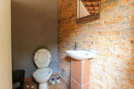 Casa à venda com 500m², 5 quartos e 2 vagas Casa à venda com 500m², 5 quartos e 2 vagasLavabo 3