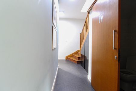 Casa à venda com 500m², 5 quartos e 2 vagas Casa à venda com 500m², 5 quartos e 2 vagasCorredor