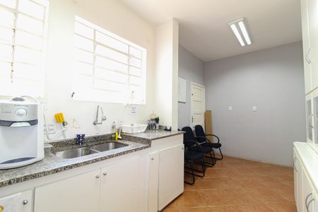 Casa à venda com 500m², 5 quartos e 2 vagas Casa à venda com 500m², 5 quartos e 2 vagasCozinha
