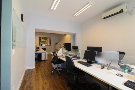 Casa à venda com 500m², 5 quartos e 2 vagas Casa à venda com 500m², 5 quartos e 2 vagasQuarto 5