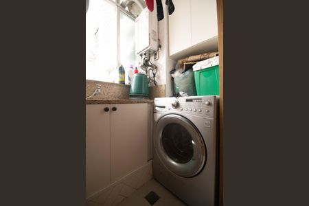 Apartamento à venda com 128m², 3 quartos e 1 vagaÁrea de serviço