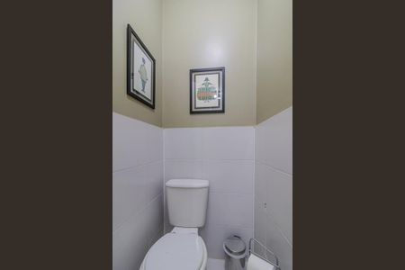 Casa de condomínio à venda com 130m², 2 quartos e 2 vagasLavabo