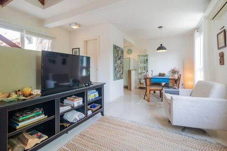 Casa de condomínio à venda com 130m², 2 quartos e 2 vagasSala