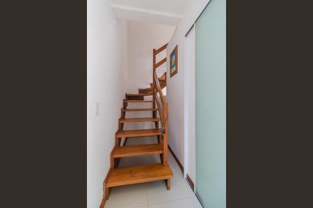 Casa de condomínio à venda com 130m², 2 quartos e 2 vagasEntrada