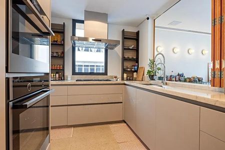 Apartamento à venda com 206m², 3 quartos e 4 vagas