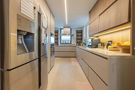 Apartamento à venda com 206m², 3 quartos e 4 vagas