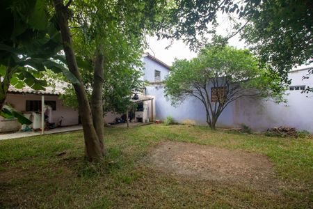 Casa à venda com 400m², 3 quartos e 2 vagas Casa à venda com 400m², 3 quartos e 2 vagasQuintal