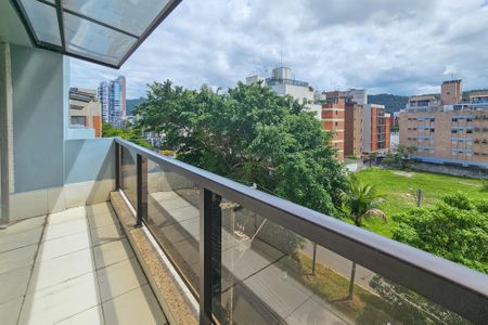 Apartamento para alugar com 156m², 3 quartos e 3 vagas Apartamento para alugar com 156m², 3 quartos e 3 vagasVaranda