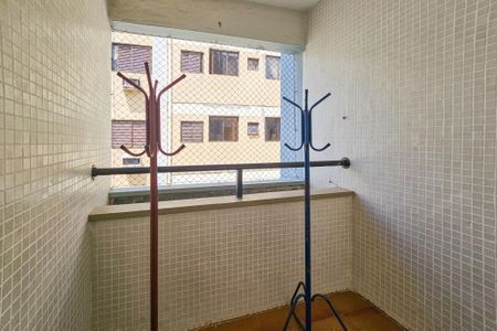 Apartamento para alugar com 156m², 3 quartos e 3 vagas Apartamento para alugar com 156m², 3 quartos e 3 vagasVaranda