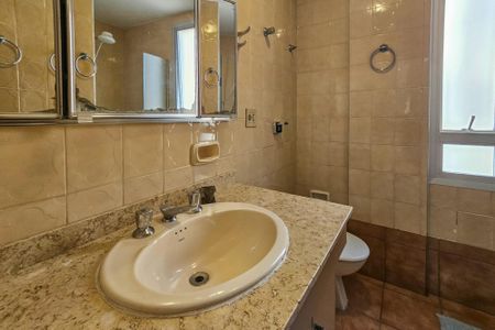 Apartamento para alugar com 156m², 3 quartos e 3 vagas Apartamento para alugar com 156m², 3 quartos e 3 vagasBanheiro 2