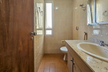 Apartamento para alugar com 156m², 3 quartos e 3 vagas Apartamento para alugar com 156m², 3 quartos e 3 vagasBanheiro da Suíte