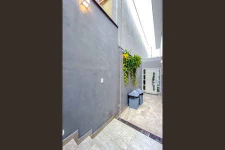 Casa à venda com 250m², 3 quartos e 2 vagasÁrea externa
