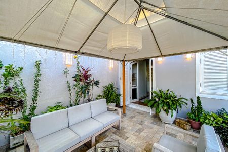 Casa à venda com 250m², 3 quartos e 2 vagasVaranda do Quarto 2