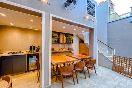 Casa à venda com 250m², 3 quartos e 2 vagasÁrea externa