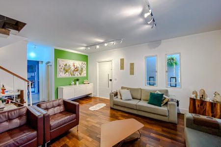 Casa à venda com 250m², 3 quartos e 2 vagasSala