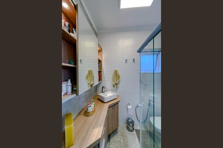 Casa à venda com 250m², 3 quartos e 2 vagasBanheiro da Suíte