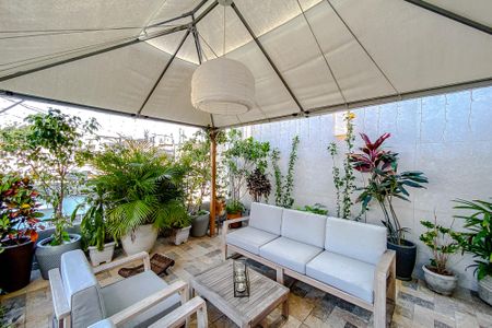 Casa à venda com 250m², 3 quartos e 2 vagasVaranda do Quarto 2