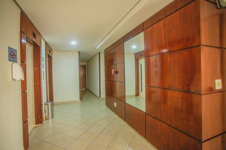 Apartamento para alugar com 60m², 2 quartos e 1 vaga Apartamento para alugar com 60m², 2 quartos e 1 vagaHall social