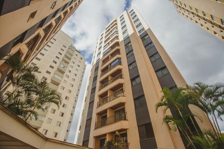 Apartamento para alugar com 60m², 2 quartos e 1 vaga Apartamento para alugar com 60m², 2 quartos e 1 vagaFachada