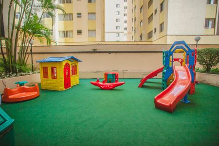 Apartamento para alugar com 60m², 2 quartos e 1 vaga Apartamento para alugar com 60m², 2 quartos e 1 vagaÁrea Comum - Playground